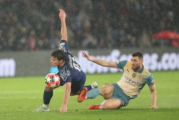 FOOTBALL PSG - MANCHESTER CITY PHOTOPQR LE PARISIEN Le Parisien Arnaud Journois ; PARIS ; 22 01 2025 ; FOOTBALL , LIGUE DES CHAMPIONS UEFA , PHASE DE LIGUE , 7E JOURNEE , 22 01 2025 , PARIS , PARC DES PRINCES PARIS SG - MANCHESTER CITY PHOTO LE PARISIEN ARNAUD JOURNOIS 87 João Neves PARIS France  Copyright: xPHOTOPQR LExPARISIEN MAXPPPxLexParisienx xArnaudxJournoisx 20250122LPA3382 20250122LPA3382