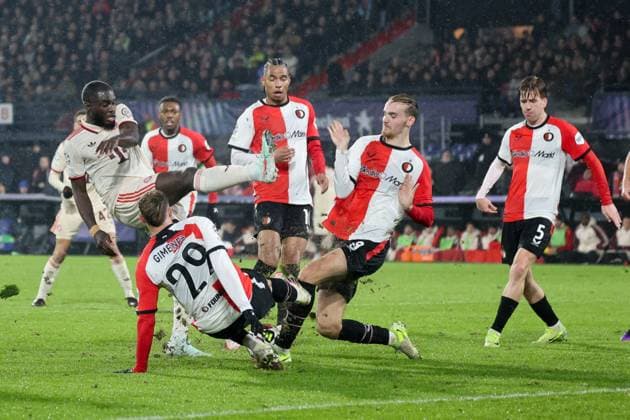 Dayot Upamecano Bayern Muenchen 2 NDL, Feyenoord Rotterdam FC Bayern Muenchen, Football, Champions League, Matchday 7, Season 2024 2025, 22 01 2025 Feyenoord Rotterdam FC Bayern Muenchen, Football, Champions League, Matchday 7, Season 2024 2025, 22 01 2025 Rotterdam Copyright: xEibner-Pressefoto JoergxNiebergax EP_JNL