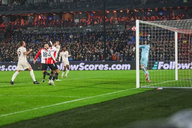 22 01 2025, Football, Season 2024 2025, Champions League, Matchday 7, Feyenoord Rotterdam FC Bayern Munich, Goalkeeper Justin Bijlow Feyenoord Rotterdam holds Jamal Musialas header FC Bayern Munich Rotterdam Staion Feijenoord Netherlands xRHR PHOTO TRx Copyright: TimxRehbein RHR-FOTOx RHR-FOTO TR
