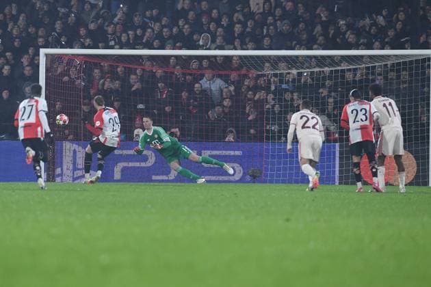 Soccer Champions League matchday 7 Feyenoord Rotterdam FC Bayern Munich on 22 01 2025 at Stadion Feijenoord in Rotterdam Santiago Gimenez Rotterdam scores a penalty to make it 2 0 xRx