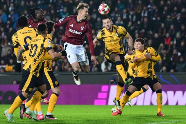 From left (in jump) Asger Sorensen of Sparta and Stefan De Vrij of Inter in action during the Football Champions League 7th round match: Sparta Prague vs Inter Milan in Prague, Czech Republic, January 22, 2025. (CTKxPhoto MichalxKamaryt) CTKPhotoP2025012209245  CTKPhotoP2025012209245