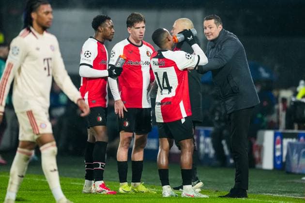 UEFA Champions League: Feyenoord v FC Bayern Munich Rotterdam - Antoni Milambo of Feyenoord, Gijs Smal of Feyenoord, Igor Paixao of Feyenoord, Feyenoord coach Brian Priske during the seventh round of new format of the Champions League 2024 2025. The match is set between Feyenoord and FC Bayern Munich at Stadion Feijenoord De Kuip on 22 January 2025 in Rotterdam, The Netherlands. Copyright: xTomxBodex
