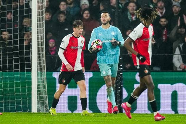 UEFA Champions League: Feyenoord v FC Bayern Munich Rotterdam - Feyenoord keeper Justin Bijlow during the seventh round of new format of the Champions League 2024 2025. The match is set between Feyenoord and FC Bayern Munich at Stadion Feijenoord De Kuip on 22 January 2025 in Rotterdam, The Netherlands. Copyright: xTomxBodex