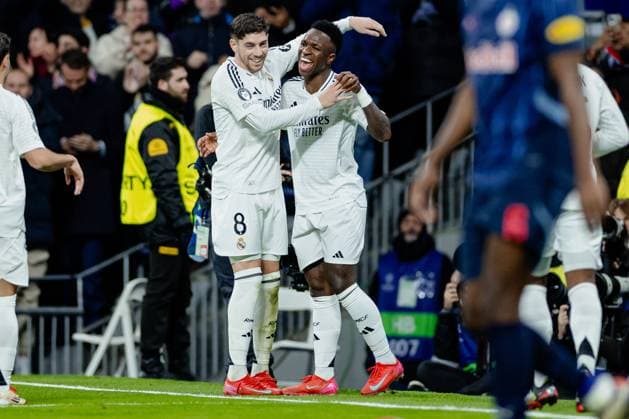 Real Madrid CF vs RB Salzburgo - UEFA Champions League - 22 01 2025 Federico Valverde of Real Madrid CF (L) and Vinicius Junior of Real Madrid CF (R) celebrating his goal during the UEFA Champions League match between Real Madrid CF and RB Salzburgo at Estadio Santiago Bernabeu on January 22, 2025 in Madrid, Spain. Madrid Spain Copyright: xPGSxPhotoxAgencyx