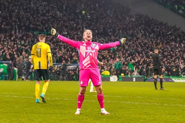 Football UEFA Champions League 2024 2025, matchday 7 Celtic Glasgow vs Young Boys Bern YB Celtic Park Glasgow, Scotland Kasper Schmeichel Celtic Glasgow, 1 celebrates his teams 1 0 victory Copyright: xJOERANxSTEINSIEKx