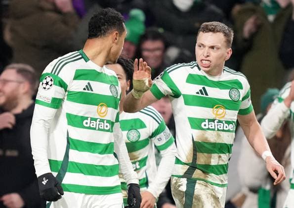 Adam Idah of Celtic celebrates scoring a late goal with his team mates during UEFA Champions League - Match Day 7 of 8 between Celtic FC and BSC Young Boys at Celtic Park, on 22nd January 2025 in Glasgow, Scotland. (Picture by Mark Runnacles) Celtic v Young Boys, UEFA Champions League, Group Stage, Football, Celtic Park, Glasgow, UK - 22 Jan 2025 EDITORIAL USE ONLY No use with unauthorised audio, video, data, fixture lists, club league logos or live services. Online in-match use limited to 120 images, no video emulation. No use in betting, games or single club league player publications.  Copyright: xMarkxRunnacles Shutterstockx 15108894ee
