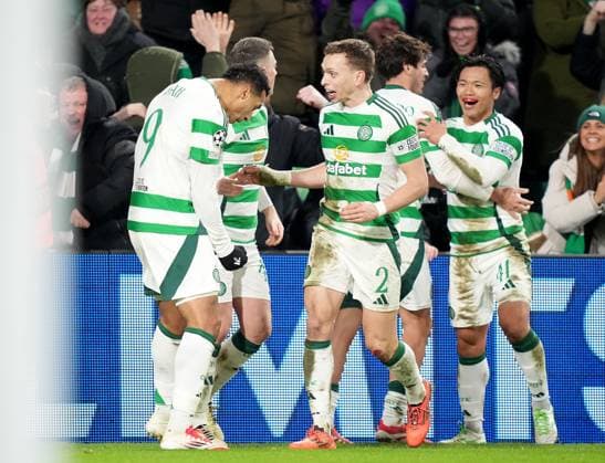 Adam Idah of Celtic celebrates scoring a late goal with his team mates during UEFA Champions League - Match Day 7 of 8 between Celtic FC and BSC Young Boys at Celtic Park, on 22nd January 2025 in Glasgow, Scotland. (Picture by Mark Runnacles) Celtic v Young Boys, UEFA Champions League, Group Stage, Football, Celtic Park, Glasgow, UK - 22 Jan 2025 EDITORIAL USE ONLY No use with unauthorised audio, video, data, fixture lists, club league logos or live services. Online in-match use limited to 120 images, no video emulation. No use in betting, games or single club league player publications.  Copyright: xMarkxRunnacles Shutterstockx 15108894ec