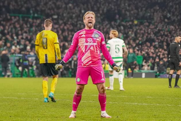 Football UEFA Champions League 2024 2025, matchday 7 Celtic Glasgow vs Young Boys Bern YB Celtic Park Glasgow, Scotland Kasper Schmeichel Celtic Glasgow, 1 celebrates his teams 1 0 victory Copyright: xJOERANxSTEINSIEKx