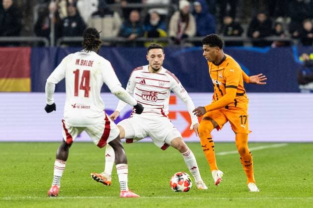 UEFA Champions League FC Shakhtar Donetsk Stade Brest 22 01 2025 Vinicius Tobias FC Shakhtar Donetsk, 17 , Mama Balde Stade Brest, 14 , Mathias Pereira Lage Stade Brest, 26 UEFA Champions League FC Shakhtar Donetsk Stade Brest Arena AufSchalke, Gelsenkirchen 22 01 2025 Copyright: xBEAUTIFULxSPORTS Buriakovx