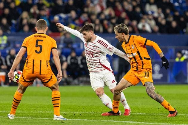 UEFA Champions League FC Shakhtar Donetsk Stade Brest 22 01 2025 Hugo Magnetti Stade Brest, 8 , Valeriy Bondar FC Shakhtar Donetsk, 5 , Marlon FC Shakhtar Donetsk, 30 UEFA Champions League FC Shakhtar Donetsk Stade Brest Arena AufSchalke, Gelsenkirchen 22 01 2025 Copyright: xBEAUTIFULxSPORTS Buriakovx