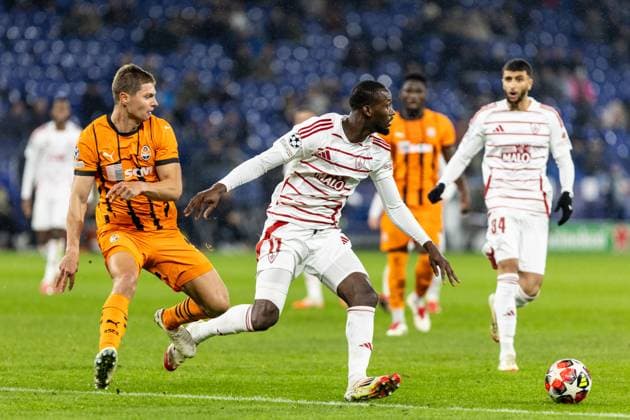 UEFA Champions League FC Shakhtar Donetsk Stade Brest 22 01 2025 Abdallah Sima Stade Brest, 17 , Valeriy Bondar FC Shakhtar Donetsk, 5 UEFA Champions League FC Shakhtar Donetsk Stade Brest Arena AufSchalke, Gelsenkirchen 22 01 2025 Copyright: xBEAUTIFULxSPORTS Buriakovx