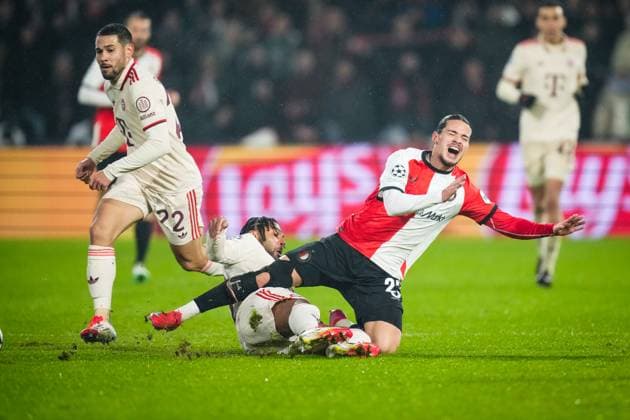 UEFA Champions League: Feyenoord v FC Bayern Munich Rotterdam - Raphael Guerreiro of FC Bayern Munich, Serge Gnabry of FC Bayern Munich and Anis Hadj Moussa of Feyenoord during the seventh round of new format of the Champions League 2024 2025. The match is set between Feyenoord and FC Bayern Munich at Stadion Feijenoord De Kuip on 22 January 2025 in Rotterdam, The Netherlands. Copyright: xYannickxVerhoevenx