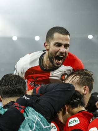 ROTTERDAM - (l-r) Gijs Smal of Feyenoord, Ayase Ueda of Feyenoord, David Hancko of Feyenoord, Thomas Beelen of Feyenoord celebrate the 3-0 during the UEFA Champions League match between Feyenoord and FC Bayern Munich at Feyenoord Stadion de Kuip on Jan. 22, 2025 in Rotterdam, Netherlands. ANP MAURICE VAN STEEN UEFA Champions League 2024 25 League phase 7 2024 25 xVIxANPxSportx xxANPxIVx 518105642 originalFilename: 518105642.jpg