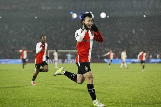 ROTTERDAM - Ayase Ueda of Feyenoord celebrates 3-0 during the UEFA Champions League match between Feyenoord and FC Bayern Munich at Feyenoord Stadium de Kuip on Jan. 22, 2025 in Rotterdam, Netherlands. ANP MAURICE VAN STEEN UEFA Champions League 2024 25 League phase 7 2024 25 xVIxANPxSportx xxANPxIVx 518105736 originalFilename: 518105736.jpg