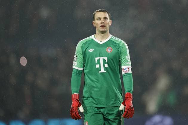 ROTTERDAM - Bayern Munich goalkeeper Manuel Neuer balks during the UEFA Champions League match between Feyenoord and FC Bayern Munich at Feyenoord Stadium de Kuip on Jan. 22, 2025 in Rotterdam, Netherlands. ANP MAURICE VAN STEEN UEFA Champions League 2024 25 League phase 7 2024 25 xVIxANPxSportx xxANPxIVx 518106173 originalFilename: 518106173.jpg