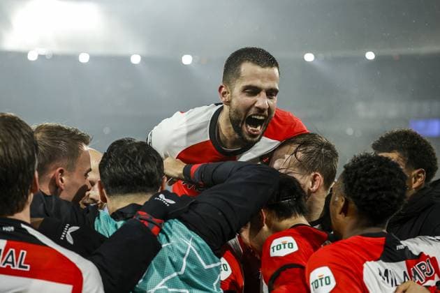 ROTTERDAM - (l-r) Gijs Smal of Feyenoord, Ayase Ueda of Feyenoord, David Hancko of Feyenoord, Thomas Beelen of Feyenoord celebrate the 3-0 during the UEFA Champions League match between Feyenoord and FC Bayern Munich at Feyenoord Stadion de Kuip on Jan. 22, 2025 in Rotterdam, Netherlands. ANP MAURICE VAN STEEN UEFA Champions League 2024 25 League phase 7 2024 25 xVIxANPxSportx xxANPxIVx 518107072 originalFilename: 518107072.jpg