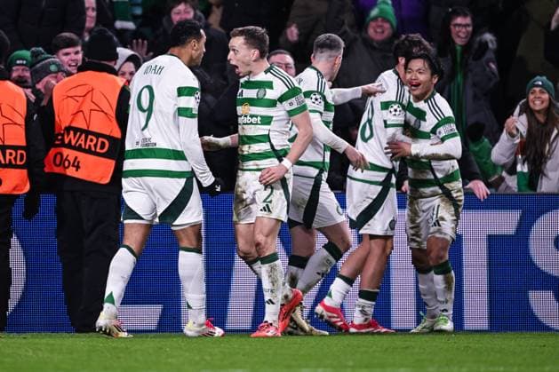 GLASGOW, SCOTLAND JANUARY 22 Celtic squad celebrate the win during the UEFA Champions League 2024 25 League Phase MD7 match between Celtic FC and BSC Young Boys at Celtic Park on January 22, 2025 in Glasgow, Scotland Glasgow Celtic Park Scotland United Kingdom Copyright: xJustPictures.ch RichardxCallisx jp-en-EuSpIm-RMC_3463-20250122