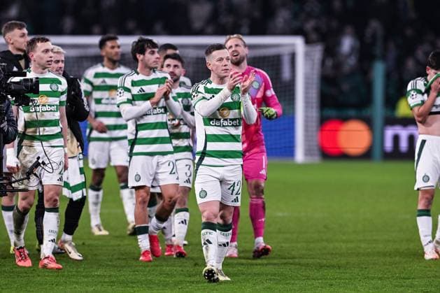 GLASGOW, SCOTLAND - JANUARY 22: Callum McGregor of Celtic C) celebrates with his teammates after winning during the UEFA Champions League 2024 25 League Phase MD7 match between Celtic FC and BSC Young Boys at Celtic Park on January 22, 2025 in Glasgow, Scotland. Glasgow Celtic Park Scotland United Kingdom Copyright: xJustPictures.ch RichardxCallisx jp-en-EuSpIm-RMC_3846-20250122