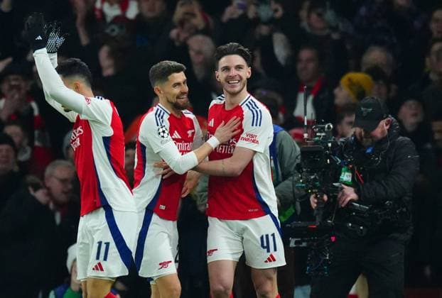 Declan Rice of Arsenal celebrates scoring the opening goal Arsenal v Dinamo Zagreb, UEFA Champions League, Group Stage, Football, Emirates Stadium, London, UK - 22 Jan 2025 EDITORIAL USE ONLY No use with unauthorised audio, video, data, fixture lists, club league logos or live services. Online in-match use limited to 120 images, no video emulation. No use in betting, games or single club league player publications. Copyright: xJavierxGarcia Shutterstockx 15108893ac