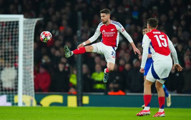 Jorginho of Arsenal Arsenal v Dinamo Zagreb, UEFA Champions League, Group Stage, Football, Emirates Stadium, London, UK - 22 Jan 2025 EDITORIAL USE ONLY No use with unauthorised audio, video, data, fixture lists, club league logos or live services. Online in-match use limited to 120 images, no video emulation. No use in betting, games or single club league player publications. Copyright: xJavierxGarcia Shutterstockx 15108893ds