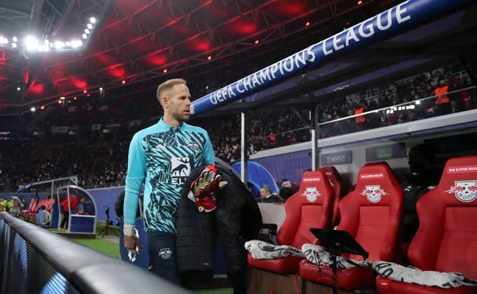 Goalkeeper Peter Gulacsi goes to the bench Action upper body Sport Football Soccer UEFA Champions League UCL Men 7 Matchday Season 2024 2025 22 01 2025 Rasen Ballsport RB Leipzig RBL vs Sporting Lisbon DFL regulations prohibit any use of photographs as image sequences and or quasi video