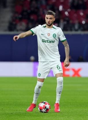 Zeno Debast on the ball Single image Crop action Sport Football Soccer UEFA Champions League UCL Men 7 Matchday Season 2024 2025 22 01 2025 Rasen Ballsport RB Leipzig RBL vs Sporting Lisbon DFL regulations prohibit any use of photographs as image sequences and or quasi video