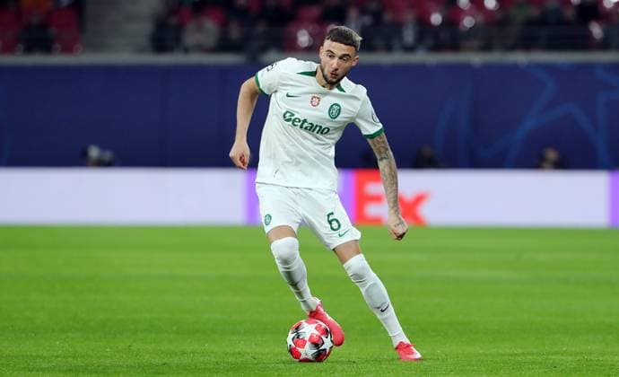 Zeno Debast on the ball Single image Crop action Sport Football Soccer UEFA Champions League UCL Men 7 Matchday Season 2024 2025 22 01 2025 Rasen Ballsport RB Leipzig RBL vs Sporting Lisbon DFL regulations prohibit any use of photographs as image sequences and or quasi video