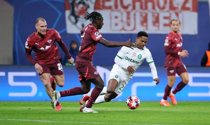 David Raum, Amadou Haidara, Geny Catamo duel Match scene Action Sport Football Soccer UEFA Champions League UCL Men 7 Matchday Season 2024 2025 22 01 2025 Rasen Ballsport RB Leipzig RBL vs Sporting Lisbon DFL regulations prohibit any use of photographs as image sequences and or quasi video