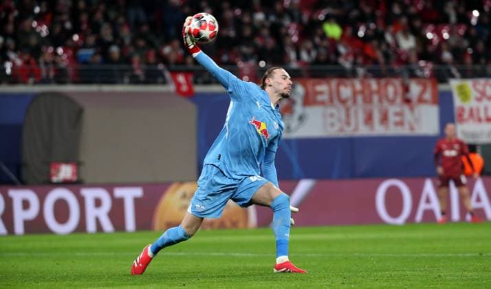 Goalkeeper Maarten Vandevoordt dropping the ball Single image Crop action Sport Football Soccer UEFA Champions League UCL Men 7 Matchday Season 2024 2025 22 01 2025 Rasen Ballsport RB Leipzig RBL vs Sporting Lisbon DFL regulations prohibit any use of photographs as image sequences and or quasi video