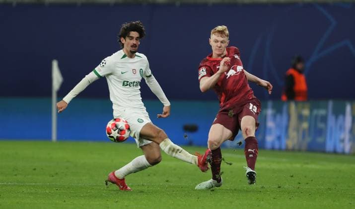 Trincao, Nicolas Seiwald duel match scene Action Sport Football Soccer UEFA Champions League UCL Men 7 Matchday Season 2024 2025 22 01 2025 Rasen Ballsport RB Leipzig RBL vs Sporting Lisbon DFL regulations prohibit any use of photographs as image sequences and or quasi video