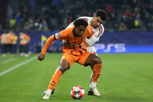 Kevin Shakhtar Donetsk and Kenny Lala Stade Brest 29 battle for the ball during the UEFA Champions League 2024 25 League Phase MD7 match between FC Shakhtar Donetsk and Stade Brestois 29 at Veltins Arena on January 22, 2025 in Gelsenkirchen, Germany Photo by Oliver Kaelke DeFodi Images Defodi 678 2025 01 21 OK SHASTA 1500 Defodi-678
