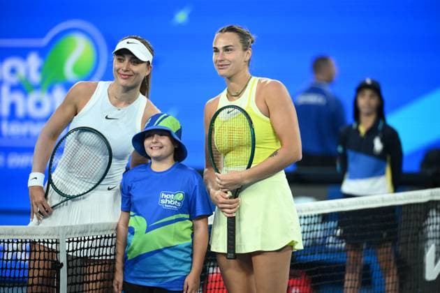 TENNIS AUSTRALIAN OPEN, Aryna Sabalenka of Belarus and Paula Badosa of Spain ahead of their Women?s semifinal match during the 2025 Australian Open at Melbourne Park in Melbourne, Thursday, January 23, 2025. ( NO ARCHIVING, EDITORIAL USE ONLY, NO USE IN BOOKS WITHOUT CONSENT MELBOURNE VICTORIA AUSTRALIA  Copyright: xJOELxCARRETTx 20250123128374062640