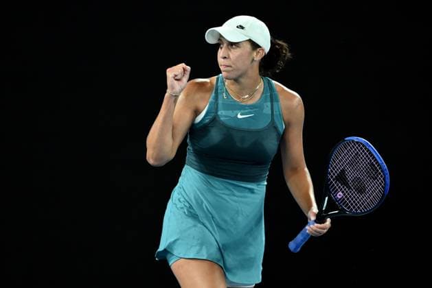 TENNIS AUSTRALIAN OPEN, Madison Keys of the USA reacts during her Women?s semifinal match against Iga Swiatek of Poland during the 2025 Australian Open at Melbourne Park in Melbourne, Thursday, January 23, 2025. ( NO ARCHIVING, EDITORIAL USE ONLY, NO USE IN BOOKS WITHOUT CONSENT MELBOURNE VICTORIA AUSTRALIA  Copyright: xJOELxCARRETTx 20250123111956367938