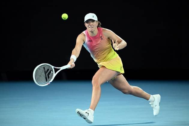 TENNIS AUSTRALIAN OPEN, Madison Keys of the USA returns during her Women?s semifinal match against Iga Swiatek of Poland during the 2025 Australian Open at Melbourne Park in Melbourne, Thursday, January 23, 2025. ( NO ARCHIVING, EDITORIAL USE ONLY, NO USE IN BOOKS WITHOUT CONSENT MELBOURNE VICTORIA AUSTRALIA  Copyright: xJOELxCARRETTx 20250123132224425227