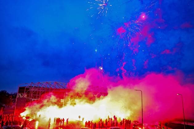 ALKMAAR - 23-01-2025, AFAS Stadium. UEFA Europa League, season 2024 2025 during the match AZ - AS Roma. players of AZ welcomed by suporters of AZ AZ - AS Roma  x27525586x Copyright: