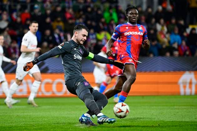 Viktoria Plzen v RSC Anderlecht - UEFA Europa League PLZEN, CZECH REPUBLIC - JANUARY 23 : Coosemans Colin goalkeeper of RSC Anderlecht during the UEFA Europa League 2024 25 League Phase MD7 match between Viktoria Plzen and RSC Anderlecht on January 23, 2025 in Plzen, Czech Republic, 23 01 2025 Plzen Czech Republic  Copyright: xPeterxDexVoechtx