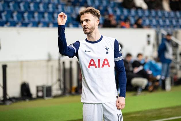 Goal for Tottenham Hotspur 0 1 by Maddison James Tottenham Hotspur 10 Maddison James Tottenham Hotspur 10 with dart gesture GER, TSG 1899 Hoffenheim vs Tottenham Hotspur, Football, UEFA Europa League, Matchday 7, Season 2024 2025, 23 01 2025 DFL REGULATES PROHIBIT ANY USE OF PHOTOGRAPHS AS IMAGE SEQUENCES AND OR QUASI VIDEO GER, TSG 1899 Hoffenheim vs Tottenham Hotspur, Football, UEFA Europa League, Matchday 7, Season 2024 2025, 23 01 2025 Sinsheim Copyright: xEibner-Pressefoto RogerxBuerkex EP_RBE