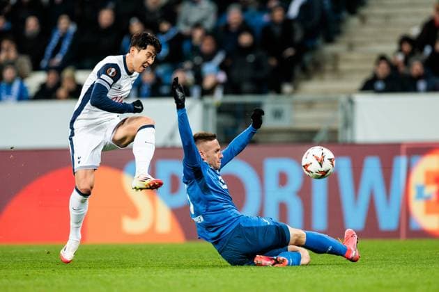 UEFA Europa League: TSG 1899 Hoffenheim - Tottenham Hotspur; 23.01.2025 Heung-Min Son (Tottenham Hotspur, 7) schießt das 0:2 gegen Pavel Kaderabek (TSG 1899 Hoffenheim, 3) UEFA Europa League: TSG 1899 Hoffenheim - Tottenham Hotspur, Sinsheim, PreZero Arena am 23.01.2025 Copyright: xBEAUTIFULxSPORTS Wunderlx