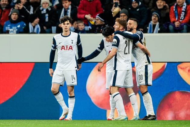 UEFA Europa League TSG 1899 Hoffenheim Tottenham Hotspur 23 01 2025 Cheers for 0 2 by Heung Min Son Tottenham Hotspur, 7 UEFA Europa League TSG 1899 Hoffenheim Tottenham Hotspur, Sinsheim, PreZero Arena on 23 01 2025 Copyright: xBEAUTIFULxSPORTS Wunderlx