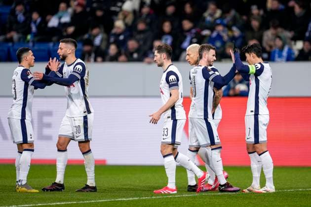 Tottenham Hotspur players, cheer about the goal to 0 2, cheer, goal celebration, celebrate the goal, goal, celebration, cheers about the goal, rejoice, joy, rejoices, optimistic, positive, game scene, highlight, Action, Action, 23 01 2025, Sinsheim Germany , Football, UEFA Europa League, Group Stage, TSG 1899 Hoffenheim Tottenham Hotspur, EVENT REGULATIONS PROHIBIT ANY USE OF PHOTOGRAPHS AS IMAGE SEQUENCES AND OR QUASI VIDEO xozx