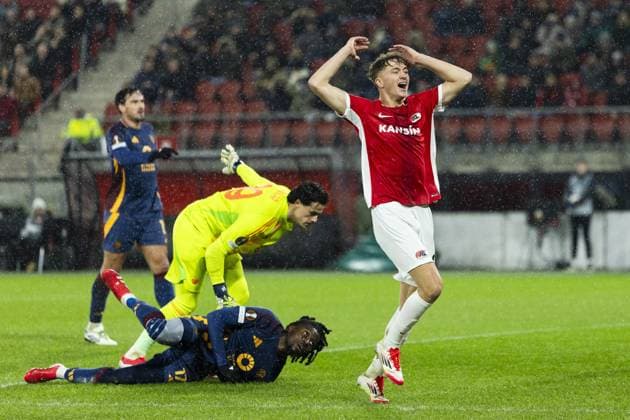 ALKMAAR - Sven Mijnans of AZ Alkmaar during the UEFA Europa League match between AZ Alkmaar and AS Roma at AFAS stadium on Jan. 23, 2025 in Alkmaar, Netherlands. ANP KOEN VAN WEEL UEFA Europa League 2024 25 League Phase MD7 2024 25 xVIxANPxSportx xxANPxIVx 518161797 originalFilename: 518161797.jpg