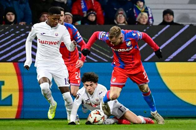 Viktoria Plzen v RSC Anderlecht - UEFA Europa League PLZEN, CZECH REPUBLIC - JANUARY 23 : Angulo Nilson defender of RSC Anderlecht, Leoni Theo midfielder of RSC Anderlecht and Vydra Matej forward of Viktoria Pilsen during the UEFA Europa League 2024 25 League Phase MD7 match between Viktoria Plzen and RSC Anderlecht on January 23, 2025 in Plzen, Czech Republic, 23 01 2025 Plzen Czech Republic  Copyright: xPeterxDexVoechtx