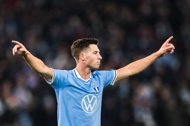 250123 Lasse Berg Johnsen of Malmö FF celebrates after scoring 1 1 during the UEFA Europa League football match between Malmö FF and Twente on January 23, 2025 in Malmö Photo Petter Arvidson BILDBYRAN kod PA PA0962 fotboll football soccer fotball uefa europa league europa league malmö ff twente bbeng jubel  Copyright: PETTERxARVIDSON BB250123PA095