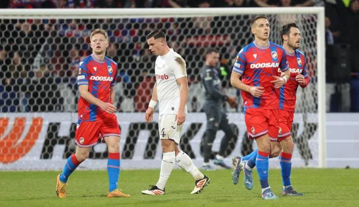 Anderlecht s Jan-Carlo Simic looks dejected during a soccer game between Czech soccer team Viktoria Plzen and Belgian soccer team RSC Anderlecht, Thursday 23 January 2025 in Plzen, Czech Republic, on day 7 8 of the group stage of the UEFA Europa League tournament. VIRGINIExLEFOUR  x111008645x