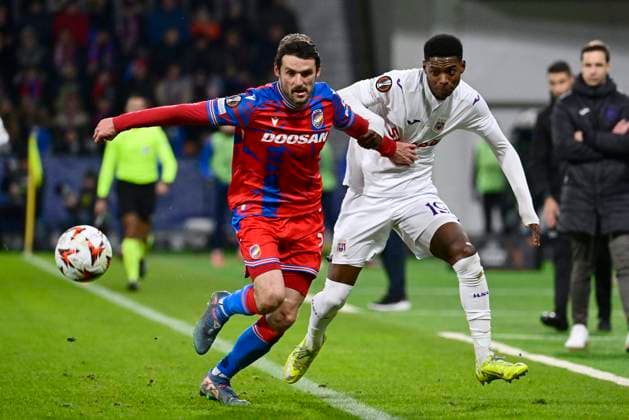 Viktoria Plzen v RSC Anderlecht - UEFA Europa League PLZEN, CZECH REPUBLIC - JANUARY 23 : Havel Milan defender of Viktoria Pilsen and Angulo Nilson defender of RSC Anderlecht during the UEFA Europa League 2024 25 League Phase MD7 match between Viktoria Plzen and RSC Anderlecht on January 23, 2025 in Plzen, Czech Republic, 23 01 2025 Plzen Czech Republic  Copyright: xPeterxDexVoechtx