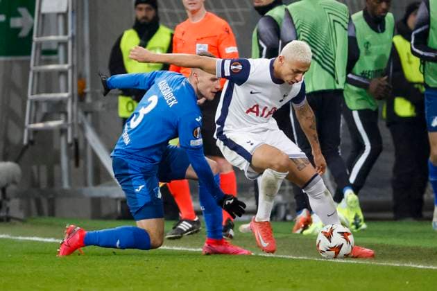 Pavel Kaderabek TSG Hoffenheim, 03 and Richarlison Tottenham Hotspur, 09 in duel , Soccer, UEFA Europa League, Matchday 7, 2024 2025, TSG Hoffenheim vs Tottenham Hotspur, 23 01 2025, Rhein Neckar Arena, Sinsheim, Germany Sinsheim Rhein Neckar Arena Baden Württemberg Germany Copyright: xGrantxHubbsx
