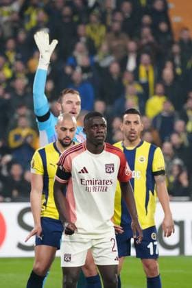 Sofyan Amrabat (L) , Irfan Can Kahveci (R) of Fenerbahce and Sael Kumbedi Nseke Olympique Lyon during the UEFA Europa League 2024 25 League Phase MD7 match between Fenerbahce SK and Olympique Lyonnais at on January 23, 2025 in Istanbul, Turkey. Istanbul Turkey Copyright: xSeskimphotox Fenerbahce-Lyon-230125 (32)