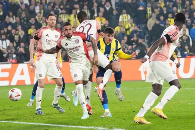 Yusuf Akcicek (R) of Fenerbahce and Nemanja Matic , Malick Fofana , Clinton Mata (22) of Olympique Lyon during the UEFA Europa League 2024 25 League Phase MD7 match between Fenerbahce SK and Olympique Lyonnais at on January 23, 2025 in Istanbul, Turkey. Istanbul Turkey Copyright: xSeskimphotox Fenerbahce-Lyon-230125 (33)