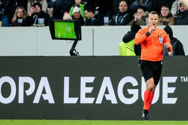UEFA Europa League TSG 1899 Hoffenheim Tottenham Hotspur 23 01 2025 Referee Morten Krogh DEN withdraws the penalty UEFA Europa League TSG 1899 Hoffenheim Tottenham Hotspur, Sinsheim, PreZero Arena on 23 01 2025 Copyright: xBEAUTIFULxSPORTS Wunderlx