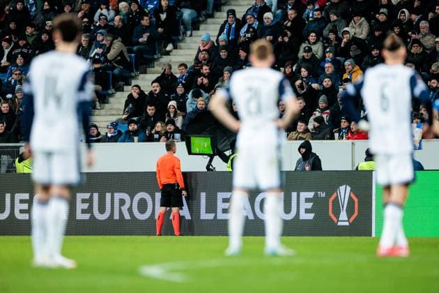 UEFA Europa League TSG 1899 Hoffenheim Tottenham Hotspur 23 01 2025 Referee Morten Krogh DEN on video evidence UEFA Europa League TSG 1899 Hoffenheim Tottenham Hotspur, Sinsheim, PreZero Arena on 23 01 2025 Copyright: xBEAUTIFULxSPORTS Wunderlx